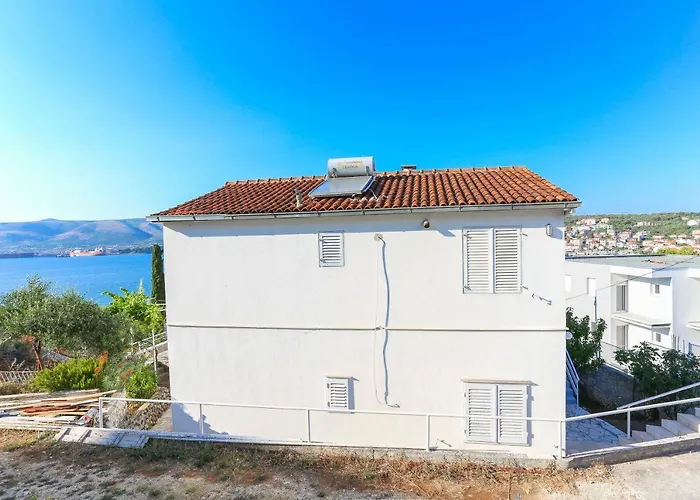 Uno * Trogir